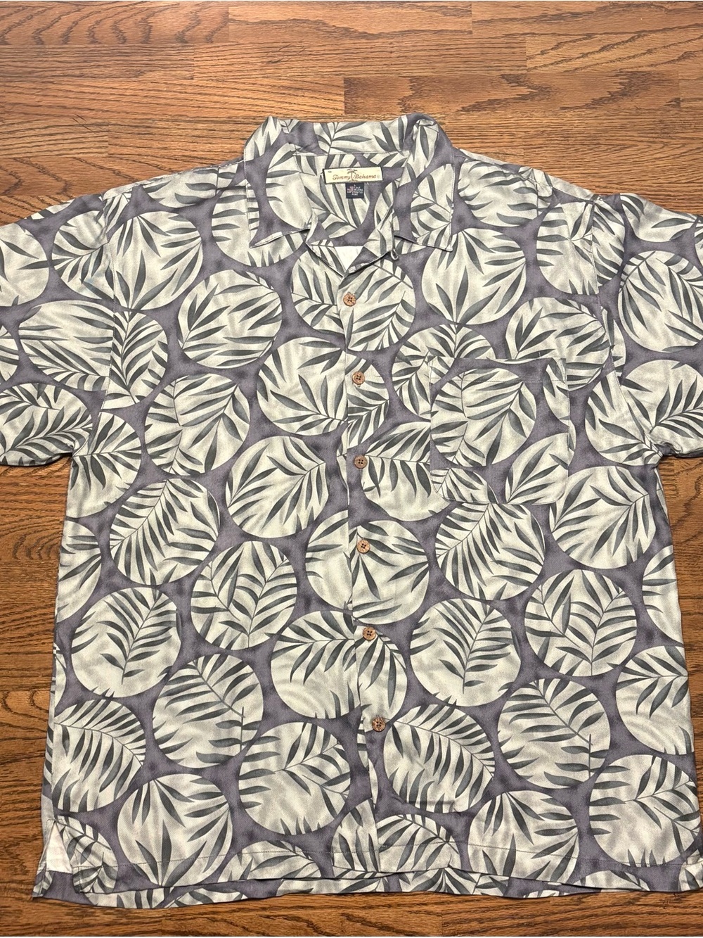Men's Tommy Bahama 100% Silk Short Sleeve Hawaiian Camp Shirt Size Large Floral